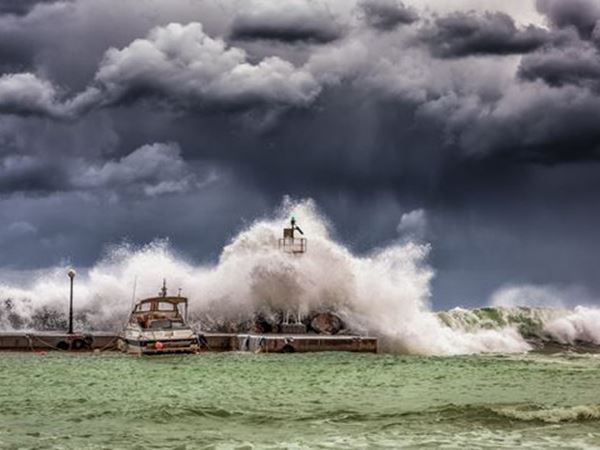 Mơ thấy bão báo mộng điềm gì? Mơ thấy bão báo mộng điềm gì