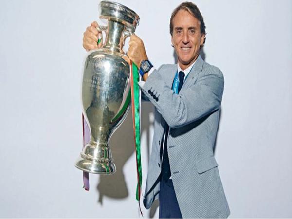 Huấn luyện viên ý xuất sắc nhất