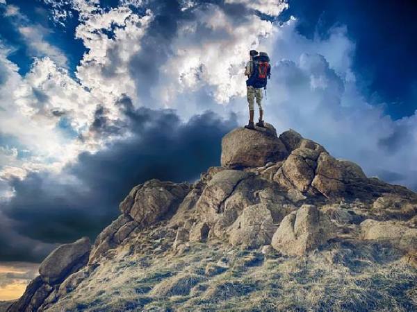 Nằm mơ thấy leo núi điềm gì