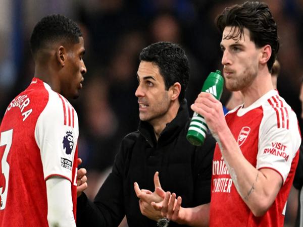 Thách thức về lực lượng của Arsenal