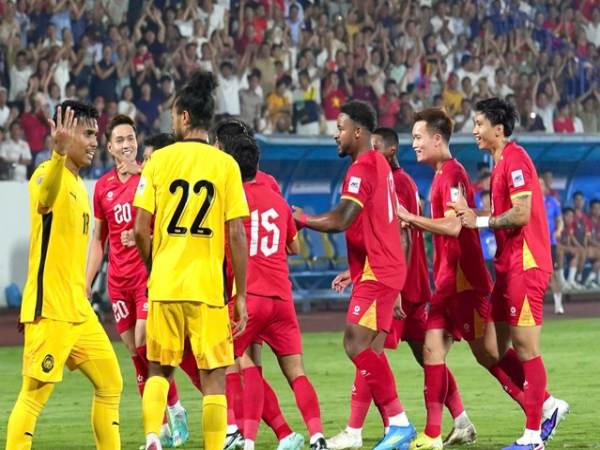 Bóng đá VN: ĐT Việt Nam chính thức trở lại tốp 100 thế giới